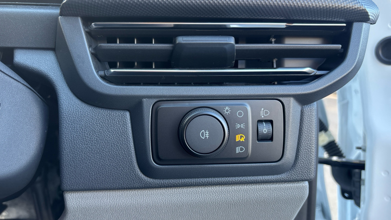 Ford Transit Custom E-320 L1 Rwd 100kW 65kWh H1 Van Limited Auto